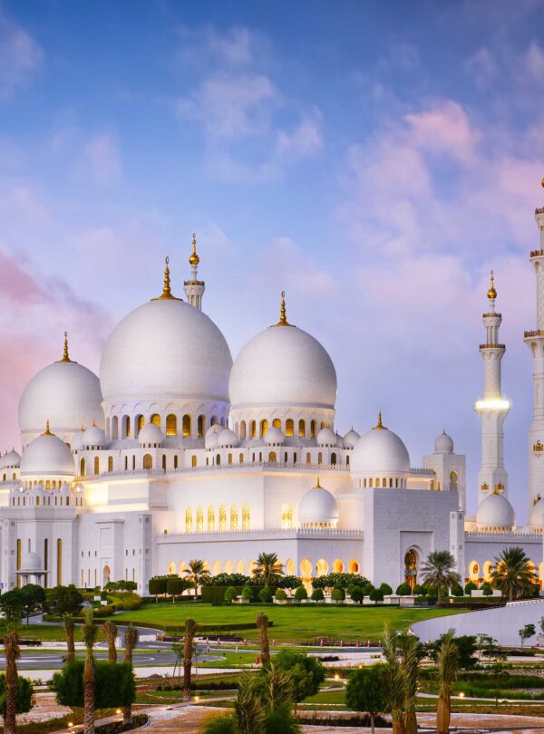 181122125456-sheikh-zayed-grand-mosque-stock